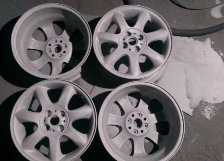 Полимерная покраска автомобильных дисков