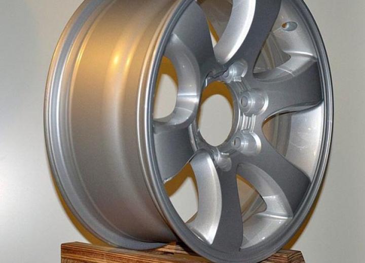 Полимерная покраска дисков легкового автомобиля